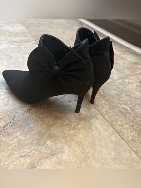 Black Bow Accent Women's High Heel Ankle Booties